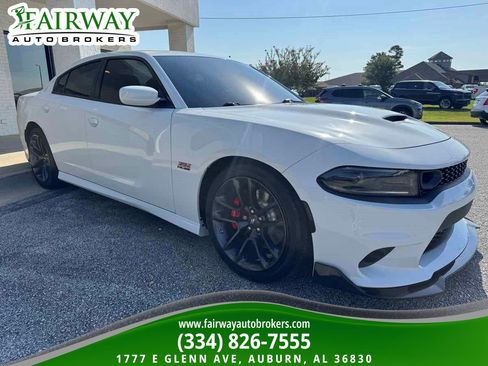 Used 2022 Dodge Charger Scat Pack w/ Plus Group RWD image 4