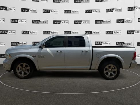 Used 2015 RAM 1500 Laramie w/ Convenience Group AWD/4WD image 3