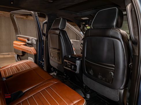 Used 2025 GMC Sierra 2500 Denali Ultimate image 26