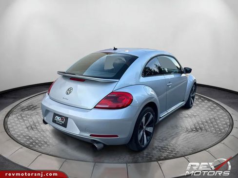 Used 2012 Volkswagen Beetle 2.0T image 5