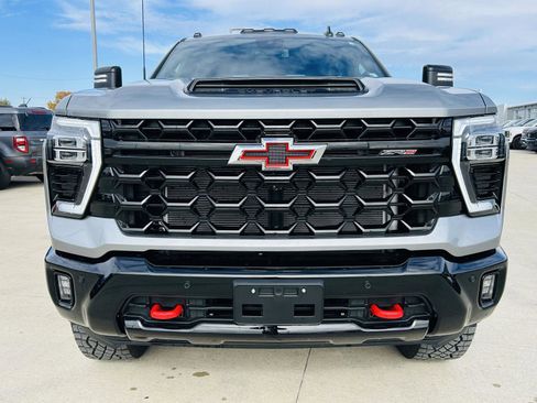 Used 2025 Chevrolet Silverado 2500 ZR2 image 36