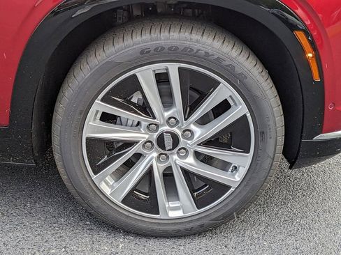 New 2026 Cadillac Vistiq Luxury w/ LPO, Floor Liner Package image 14