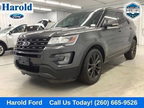 Used 2017 Ford Explorer XLT w/ XLT Technology Feature Bundle FWD image 3