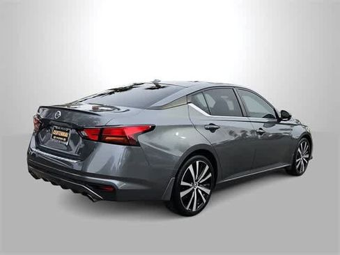 Used 2020 Nissan Altima 2.5 SR w/ Premium Package image 8