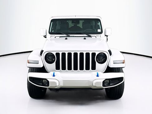 Used 2023 Jeep Wrangler Unlimited Sahara AWD/4WD image 2