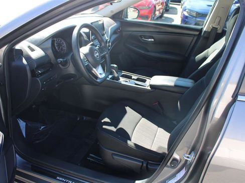 Used 2024 Nissan Sentra SV image 9
