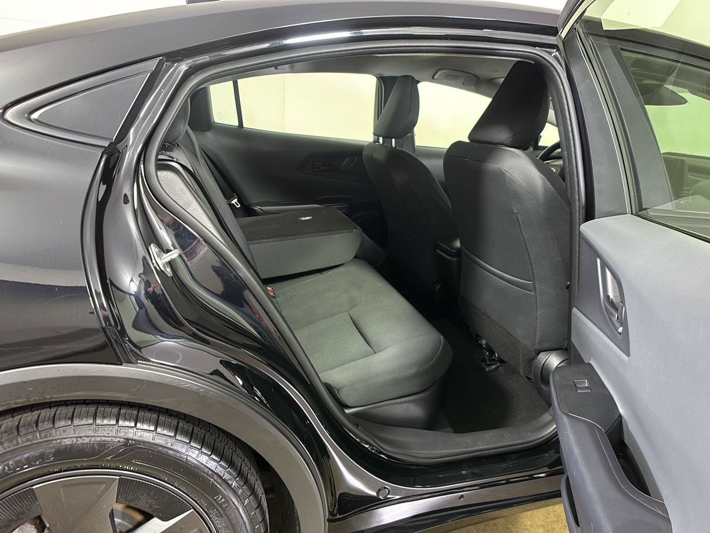 Used 2025 Toyota Prius LE FWD image 16