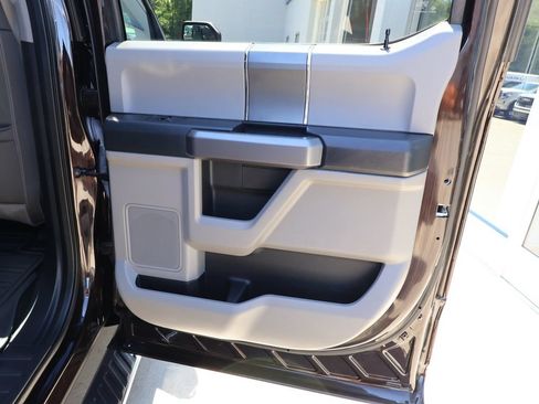 Used 2019 Ford F150 XLT w/ Equipment Group 302A Luxury AWD/4WD image 31