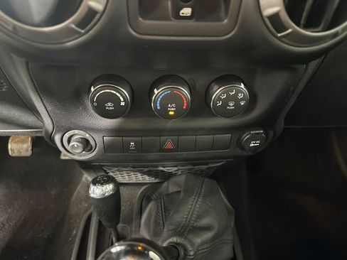 Used 2016 Jeep Wrangler Unlimited Sport w/ Quick Order Package 23S image 28