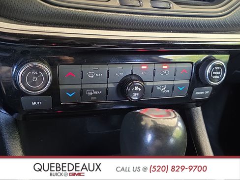 Used 2023 Jeep Compass Trailhawk w/ Trailhawk Convenience Group AWD/4WD image 19