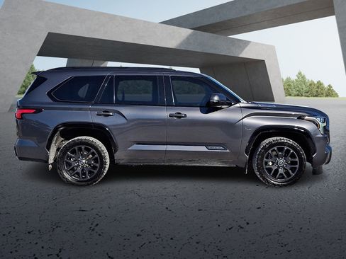 Used 2023 Toyota Sequoia Platinum image 7