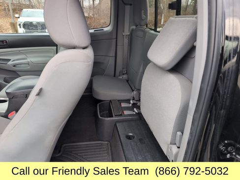 Used 2013 Toyota Tacoma 4x4 Access Cab w/ SR5 Pkg image 24