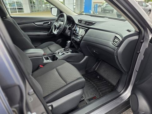 Used 2017 Nissan Rogue SV FWD image 8