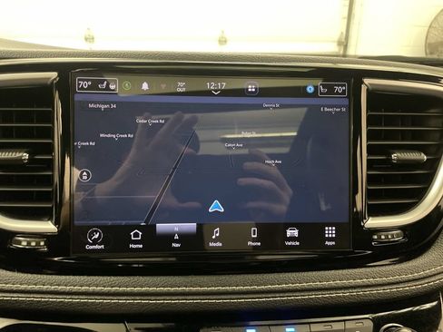 Used 2022 Chrysler Pacifica Limited w/ S Appearance Package AWD/4WD image 8