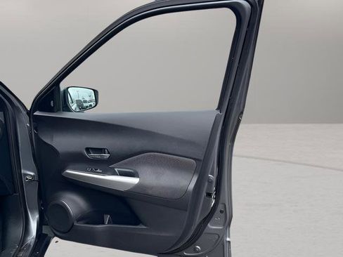 Used 2020 Nissan Kicks SV FWD image 25