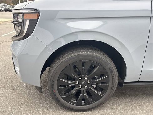 New 2025 Ford Expedition Max Platinum w/ Stealth Appearance Package image 19