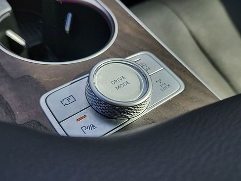 Used 2025 Genesis GV80 2.5T Prestige image 22