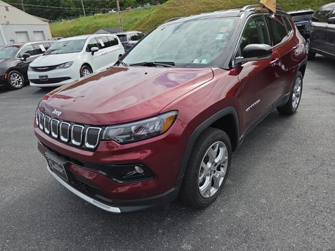 Certified 2022 Jeep Compass Limited AWD/4WD image 8