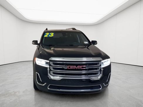 Used 2023 GMC Acadia SLE w/ Driver Convenience Package FWD image 3