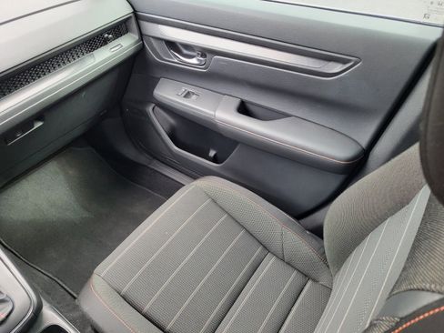 Used 2025 Honda CR-V Sport image 16