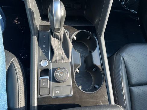 Used 2022 Volkswagen Atlas Cross Sport SE w/ Black Wheel Package image 37