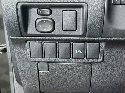 Used 2013 Lexus ES 350 w/ Luxury Pkg FWD image 17