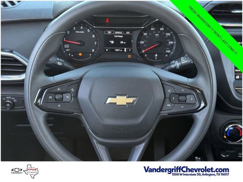Used 2023 Chevrolet TrailBlazer LT FWD image 11