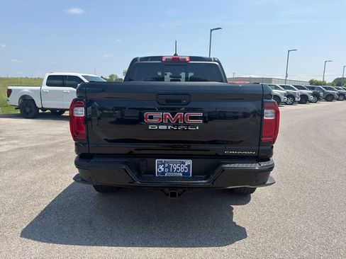 Used 2024 GMC Canyon Denali AWD/4WD image 6