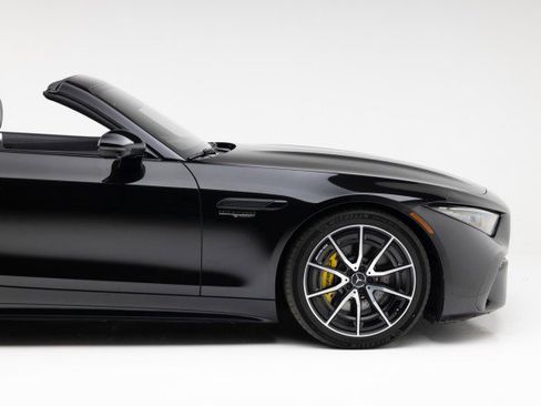 Used 2022 Mercedes-Benz SL 63 AMG 4MATIC w/ AMG Aerodynamic Package image 39