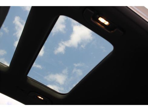 Used 2021 Mercedes-Benz GLC 300 4MATIC image 35