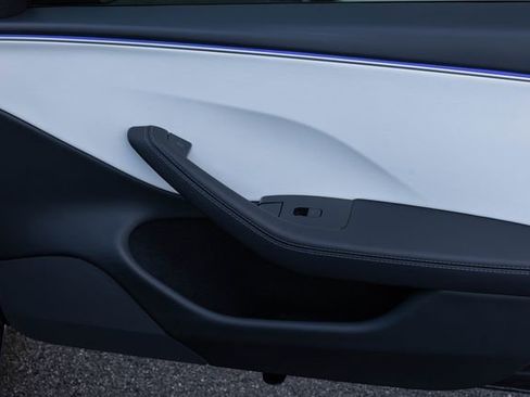 Used 2025 Tesla Model 3 Long Range image 20