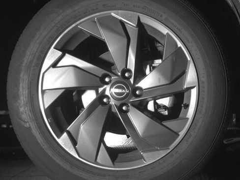 Used 2025 Nissan Rogue SV FWD image 13