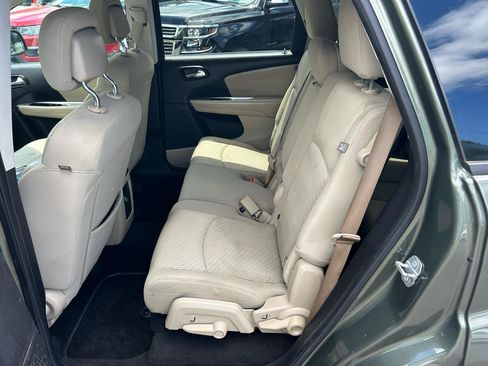 Used 2019 Dodge Journey SE w/ Connectivity Group FWD image 22