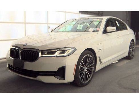 Used 2023 BMW 530e RWD image 1