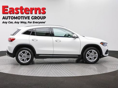 Used 2022 Mercedes-Benz GLA 250 4MATIC w/ Premium Package Lite image 4