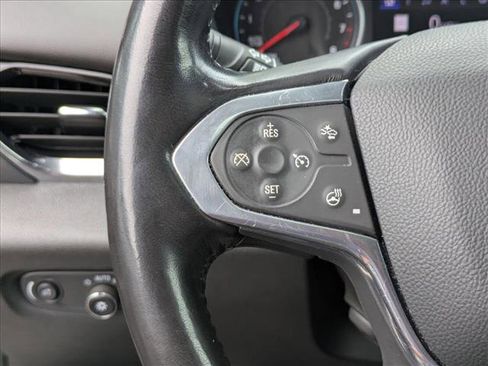 Used 2020 Chevrolet Traverse Premier FWD image 11