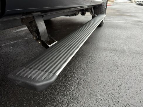 Used 2025 Ford F350 Platinum image 10