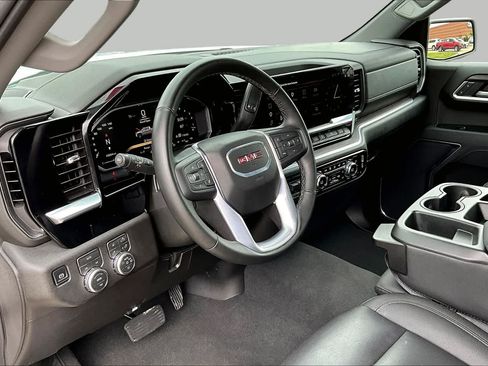 Used 2026 GMC Sierra 1500 SLT AWD/4WD image 18