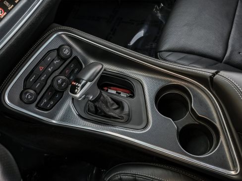 Used 2015 Dodge Challenger SRT w/ Technology Group image 22