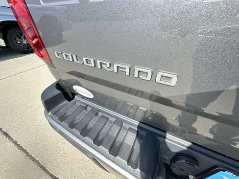 Used 2021 Chevrolet Colorado Z71 AWD/4WD image 28