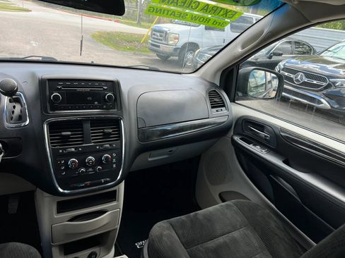 Used 2016 Dodge Grand Caravan SE w/ Quick Order Package 29E SE image 17