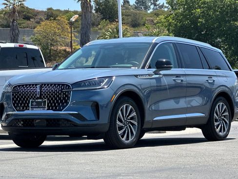 Used 2026 Lincoln Aviator 2WD image 7