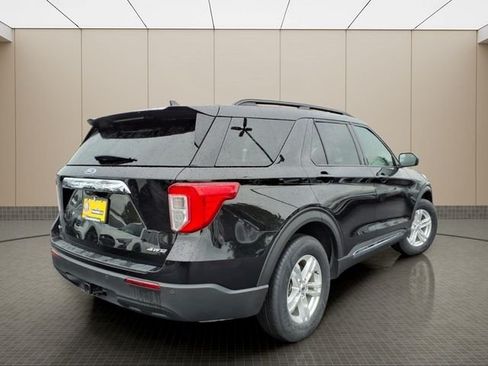 Used 2023 Ford Explorer XLT w/ Class IV Trailer Tow Package AWD/4WD image 8