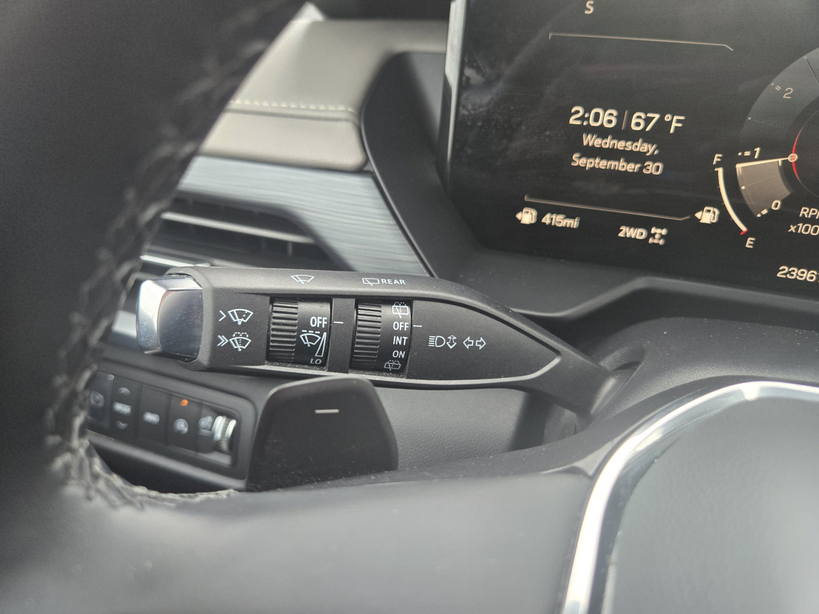 Used 2026 GMC Acadia Elevation w/ Elevation Premium Package AWD/4WD image 17