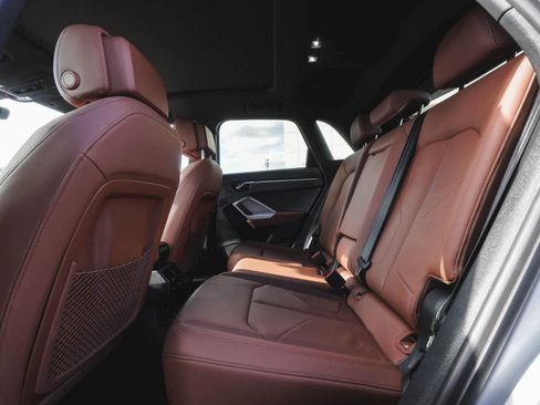 Used 2025 Audi Q3 2.0T Premium image 4