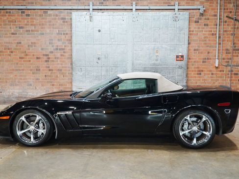 Used 2011 Chevrolet Corvette Grand Sport w/ Preferred Equipment Group RWD image 1