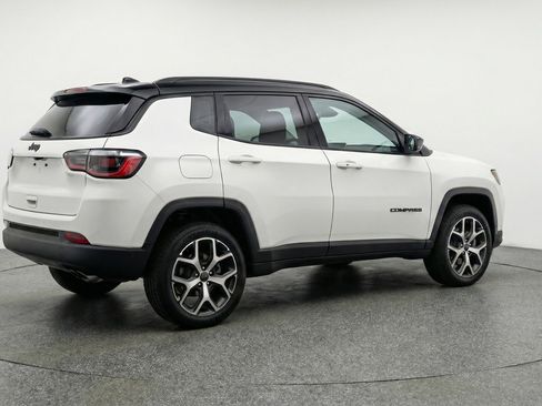 Used 2025 Jeep Compass Limited AWD/4WD image 9