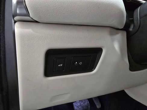 Used 2023 Jaguar F-PACE S image 22