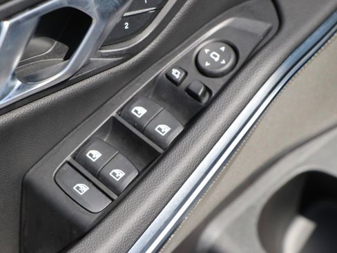 Certified 2025 BMW 330i Sedan w/ M Sport Package image 27