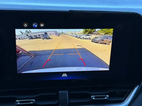 Used 2025 Chevrolet Equinox LT FWD image 24